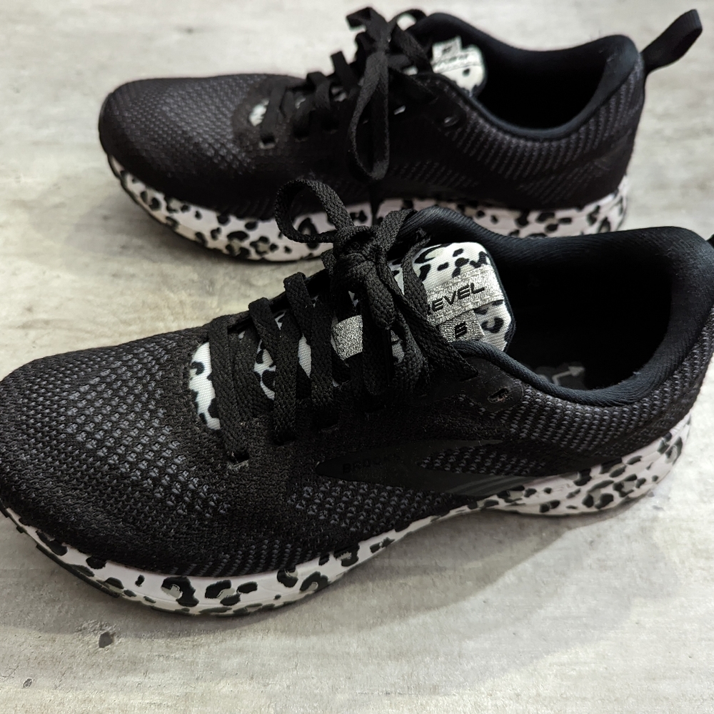 Brooks Revel 5 sz.8M